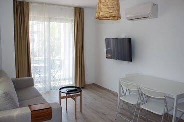 هتل Aloha Suites Mediterranean