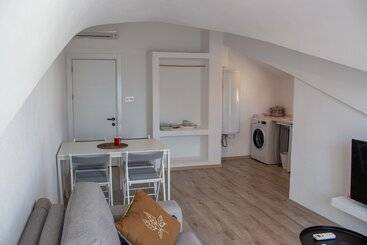 هتل Aloha Suites Mediterranean