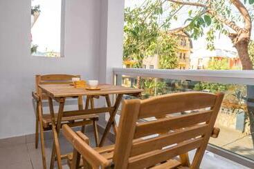 هتل Aloha Suites Mediterranean