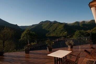هتل El Mirador De Fuentes Del Narcea