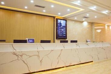 هتل Greentree Inn Xinjiang Kashgar Food Street