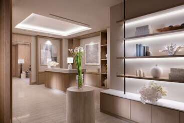هتل Hilton Okinawa Miyako Island Resort
