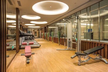 هتل Howard Johnson By Wyndham Dongqian Lake Plaza Ningbo