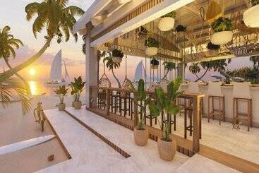 Serenade All Suites - Adults Only Resort