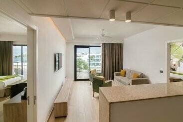 Serenade All Suites - Adults Only Resort