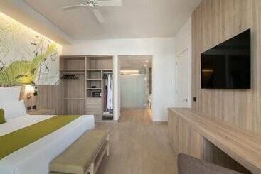 Serenade All Suites - Adults Only Resort