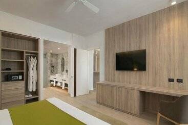 Serenade All Suites - Adults Only Resort