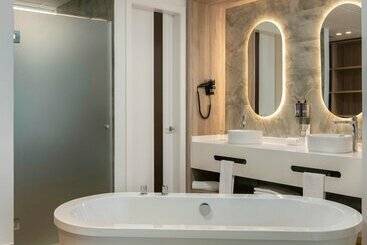 Serenade All Suites - Adults Only Resort