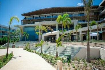 Serenade All Suites - Adults Only Resort
