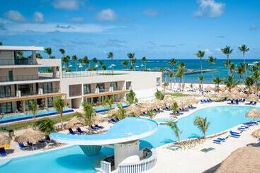 Serenade All Suites - Adults Only Resort