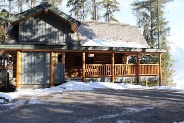 Snow Creek Cabins By Fernie Lodging Co