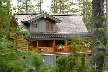Snow Creek Cabins By Fernie Lodging Co