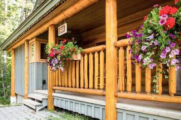 Snow Creek Cabins By Fernie Lodging Co