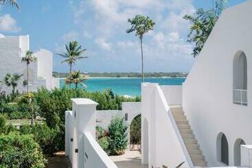 هتل Aurora Anguilla Resort & Golf Club
