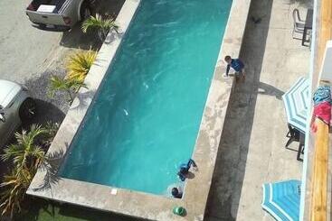 هتل Baja Beach Los Manglares