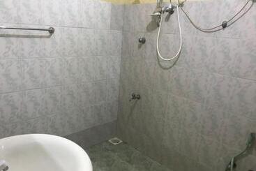 هتل Green Parrot Family Resort