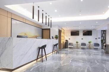 هتل Greentree Inn Express Shangqiu Beihai Road South Railway Station