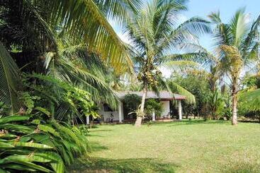 هتل Mangrove Villa   Yoga & Ayurveda