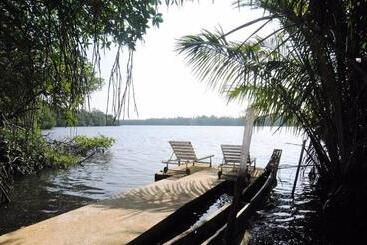 هتل Mangrove Villa Yoga & Ayurveda