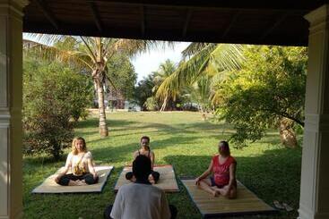 هتل Mangrove Villa   Yoga & Ayurveda