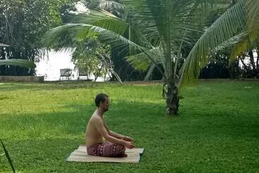 هتل Mangrove Villa   Yoga & Ayurveda