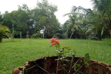 هتل Mangrove Villa   Yoga & Ayurveda