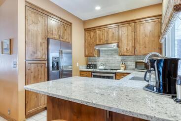 هتل Meadow House 15 | Discover Sunriver