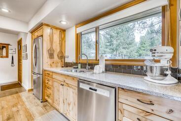 هتل Meadow House 30 | Discover Sunriver