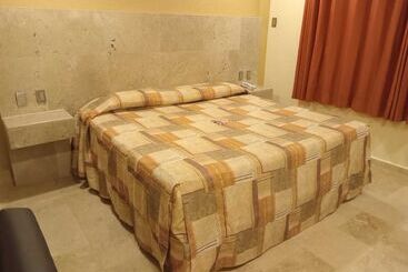 هتل Parador Del Rey