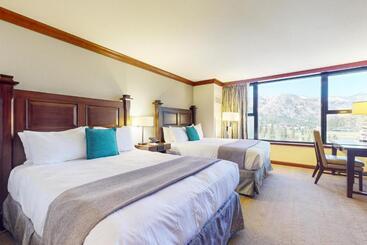 هتل Resort At Squaw Creek S 806 & 808