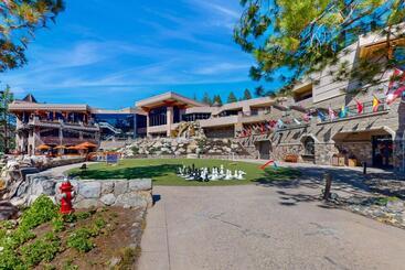 هتل Resort At Squaw Creek S 806 & 808