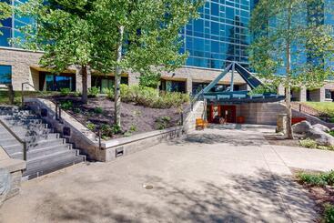 هتل Resort At Squaw Creek S 806 & 808