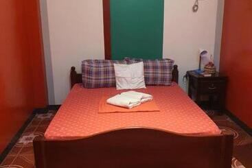 هاستل L & M Hearthstones Lodge