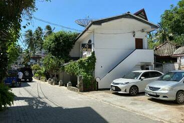 Beach Walk Hotel Unawatuna