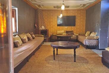 تختخواب و صبحانه Auberge Jaafar