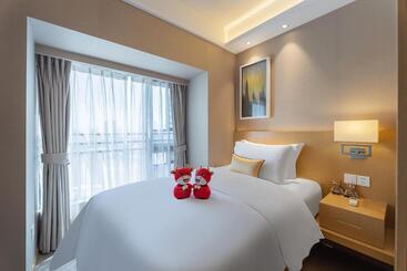 Cm Serviced Apartment