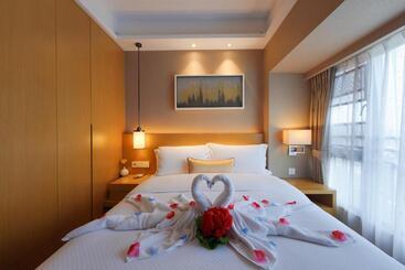 Cm Serviced Apartment