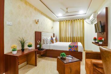 Fabhotel Rainbow Express