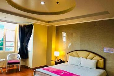 Hermitage Hotel Korat Sha
