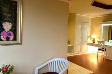 Hermitage Hotel Korat Sha