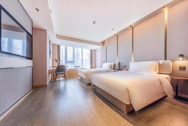 Atour Hotel Kunming Hi Tech Wuyue Plaza