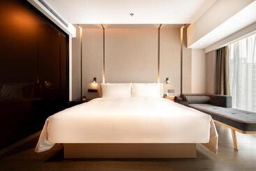 Atour Hotel Kunming Hi Tech Wuyue Plaza