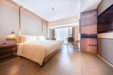 Atour Hotel Kunming Hi Tech Wuyue Plaza