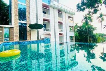 هتل Beach Queen Resort