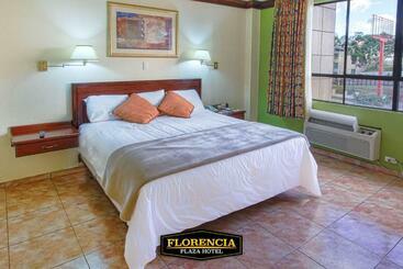 هتل Florencia Plaza