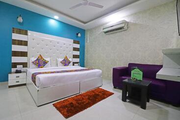 هتل Smart Inn Delhi Airport