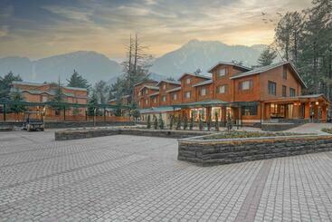 호텔 Radisson Golf Resort Pahalgam