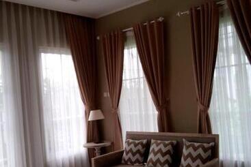 هتل Sevilla Resort Magelang