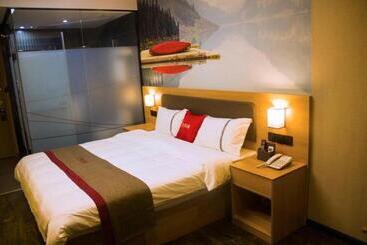 Thank Inn Plus Hotel Shanxi Taiyuan Xiaodian District Rongjun North Street High Speed Railway Statio