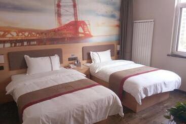 Thank Inn Plus Hotel Shanxi Taiyuan Xiaodian District Rongjun North Street High Speed Railway Statio